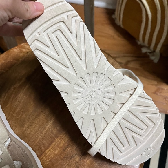 UGG | Shoes | Ugg Highlqnd Hi Heritage Sneakers Boots Cream... - Picture 5 of 6